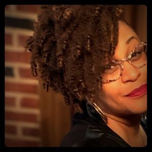 Meet your Posher, Angelique